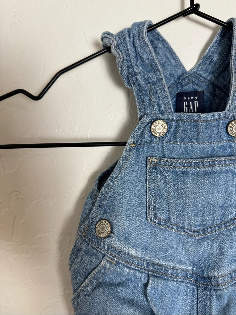 Baby GAP Denim Ruffle Bubble Shortalls Overalls Blue Light Wash 0-3 Months
